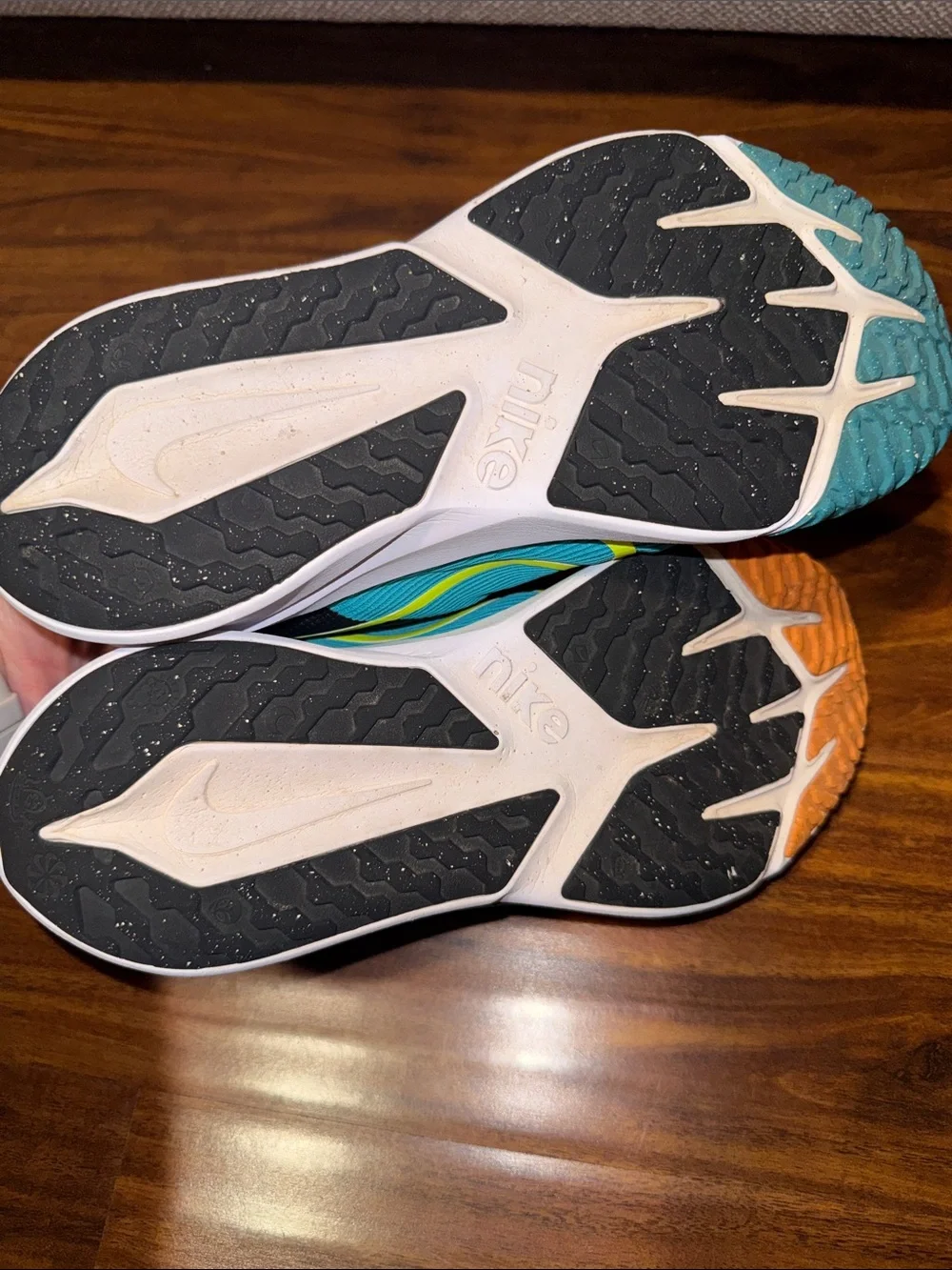 Nike Star Runner 4 Youth 6.5 Women 8 Sneakers in Teal, Purple and Black